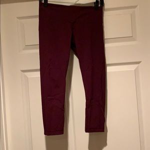 Lululemon Wunder Under Crop, size 6, maroon